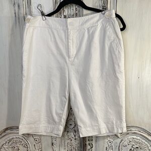 Classic Ralph Lauren Petite White Women’s Bermuda Shorts